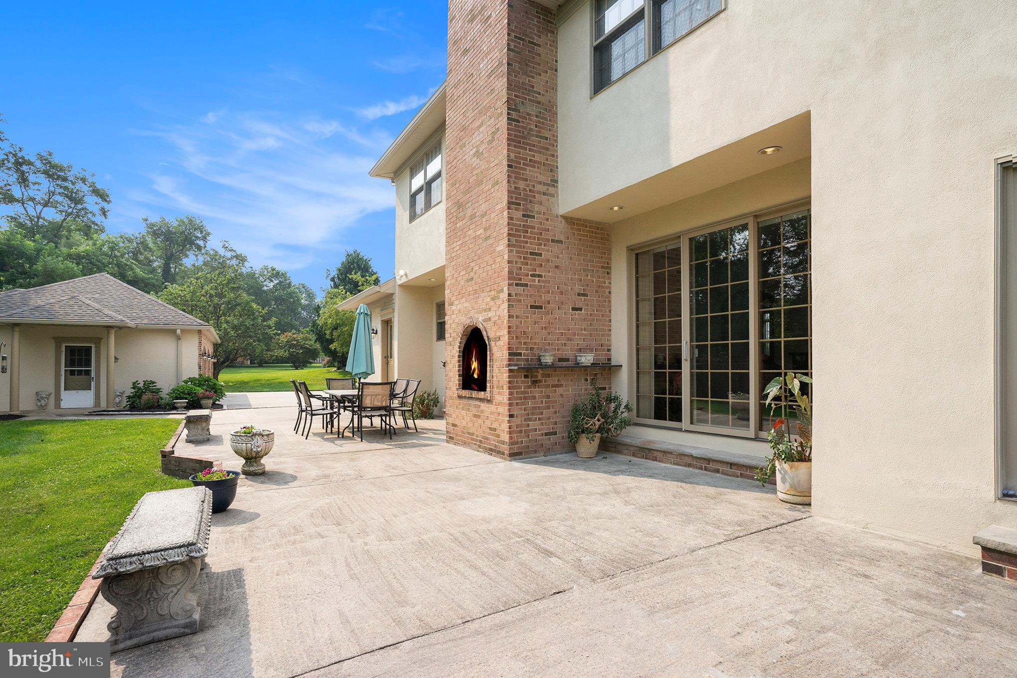 ESTATE HOMES OF WH - Residential