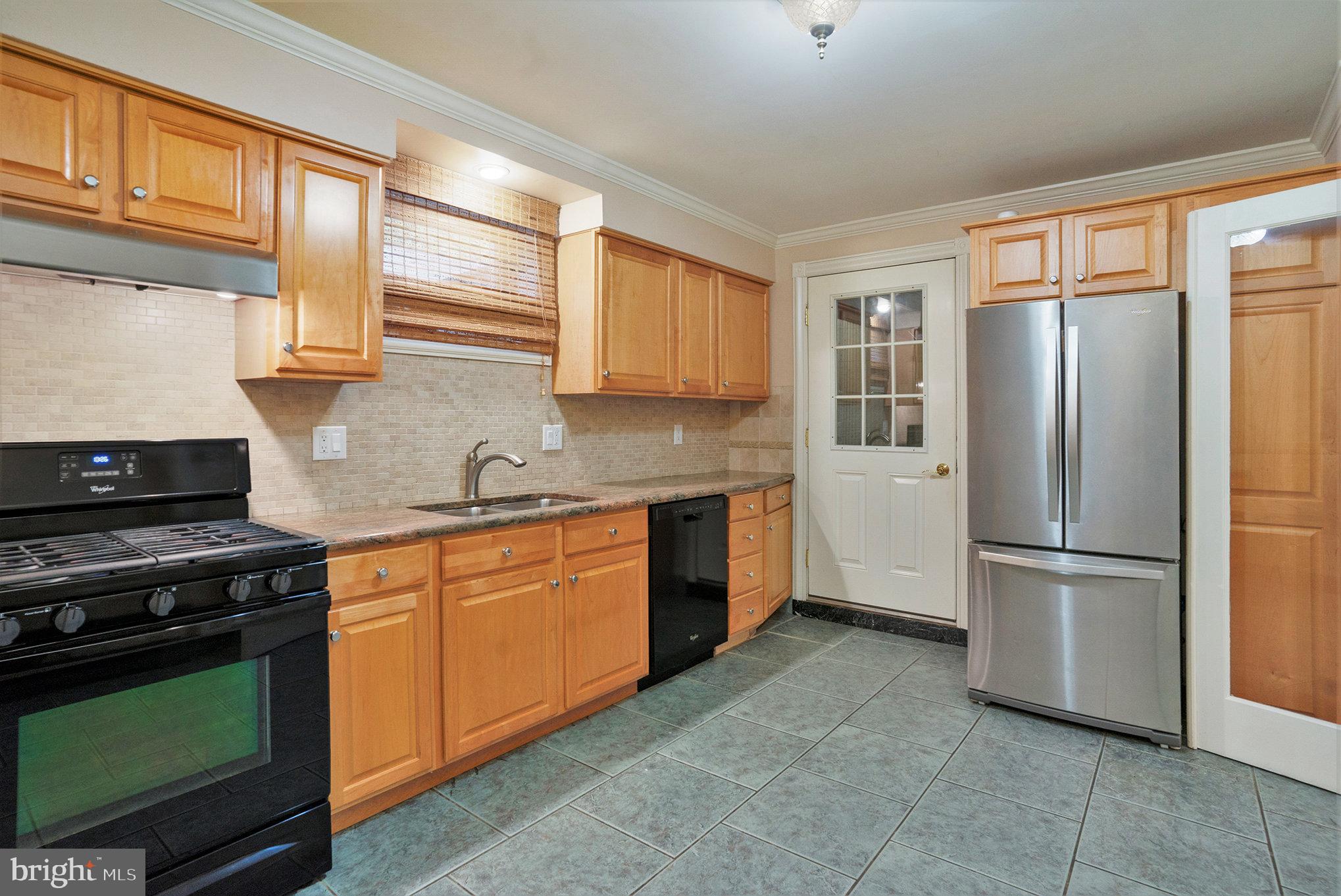 ESTATE HOMES OF WH - Residential