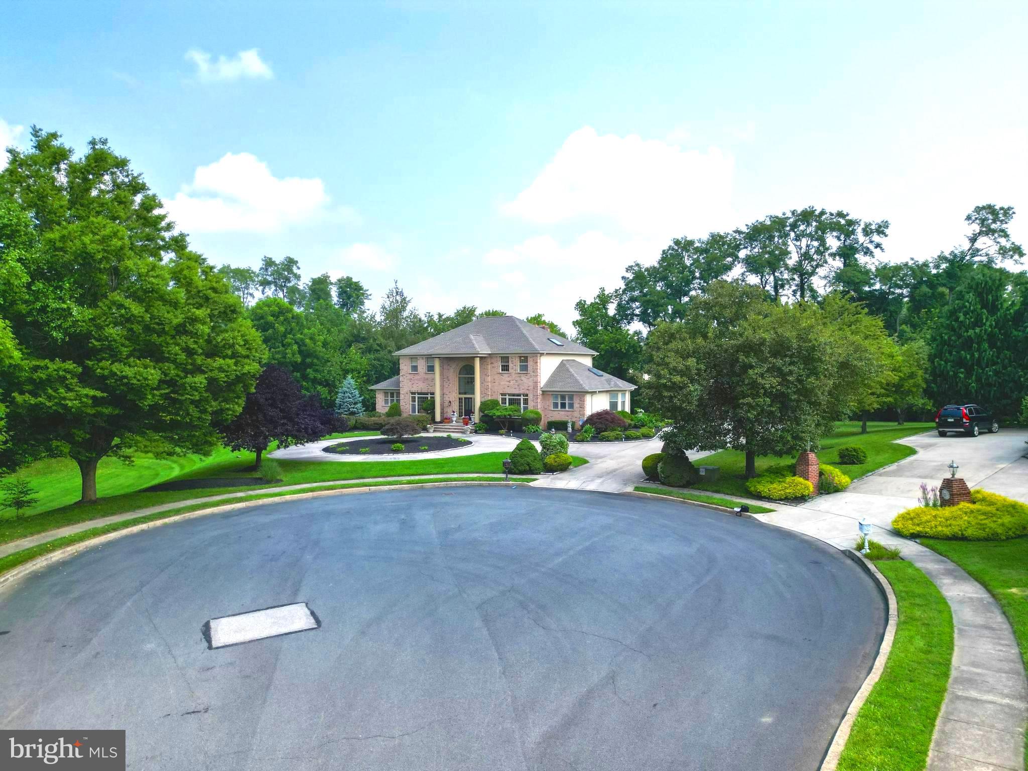 ESTATE HOMES OF WH - Residential