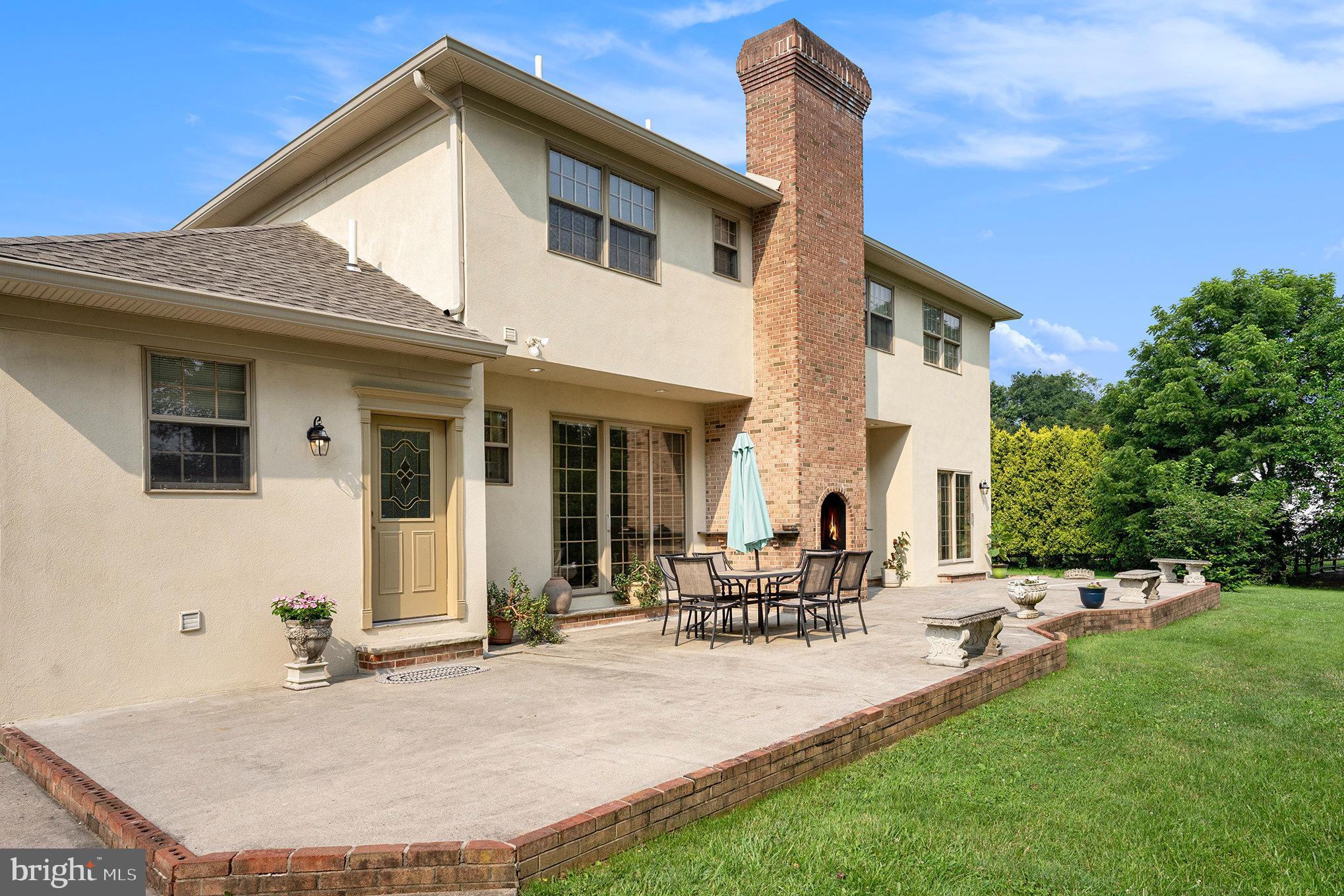 ESTATE HOMES OF WH - Residential