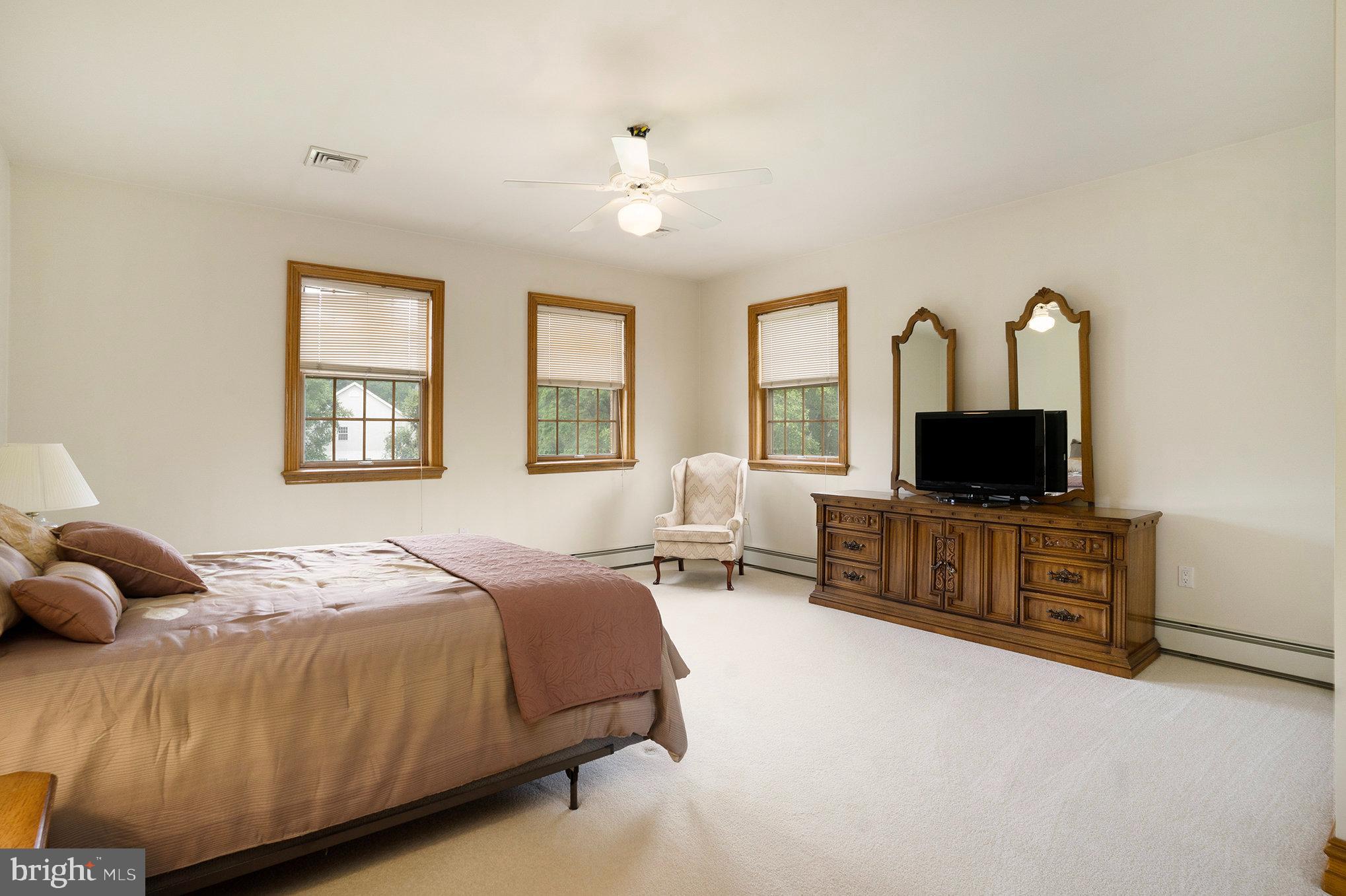 ESTATE HOMES OF WH - Residential