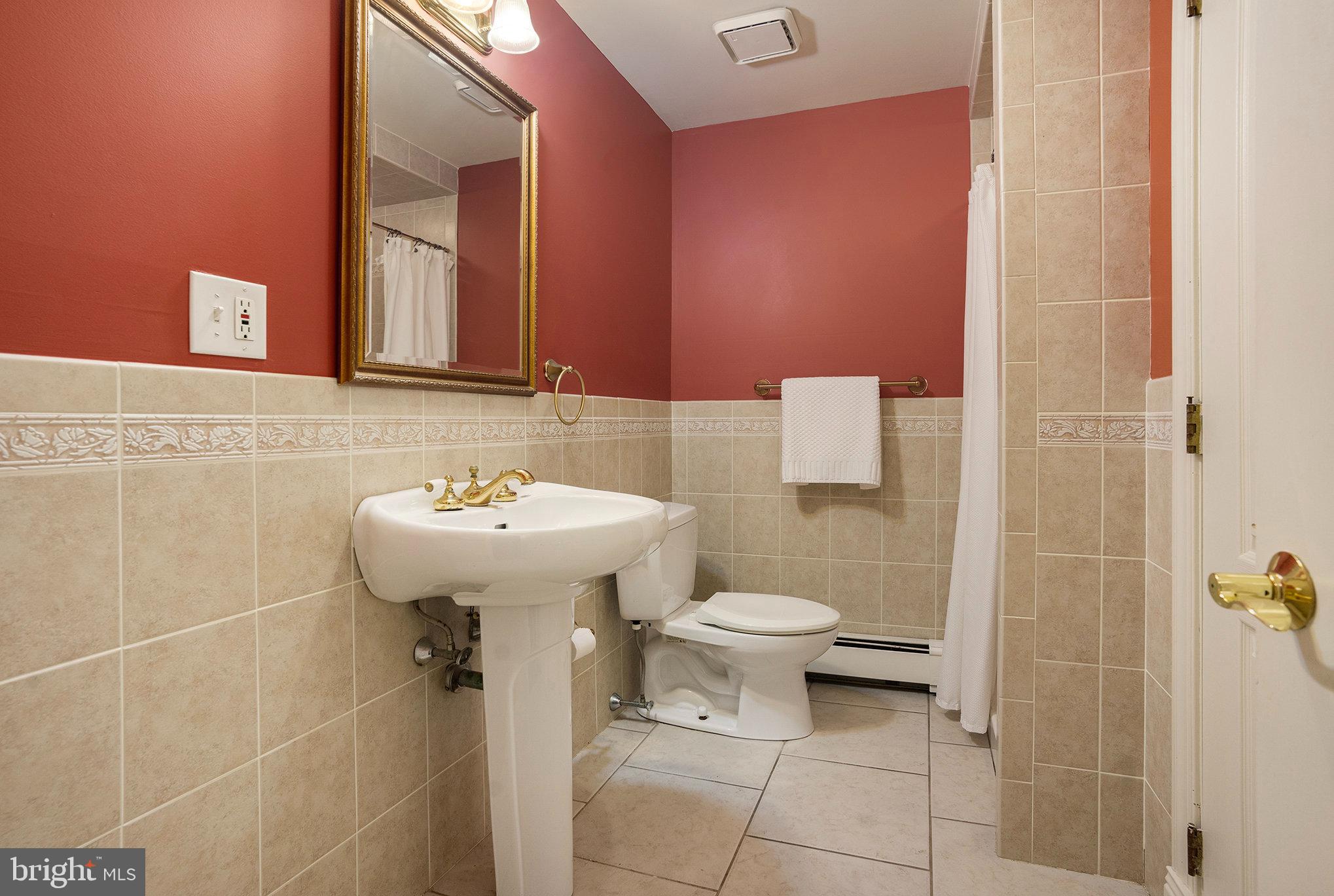 ESTATE HOMES OF WH - Residential