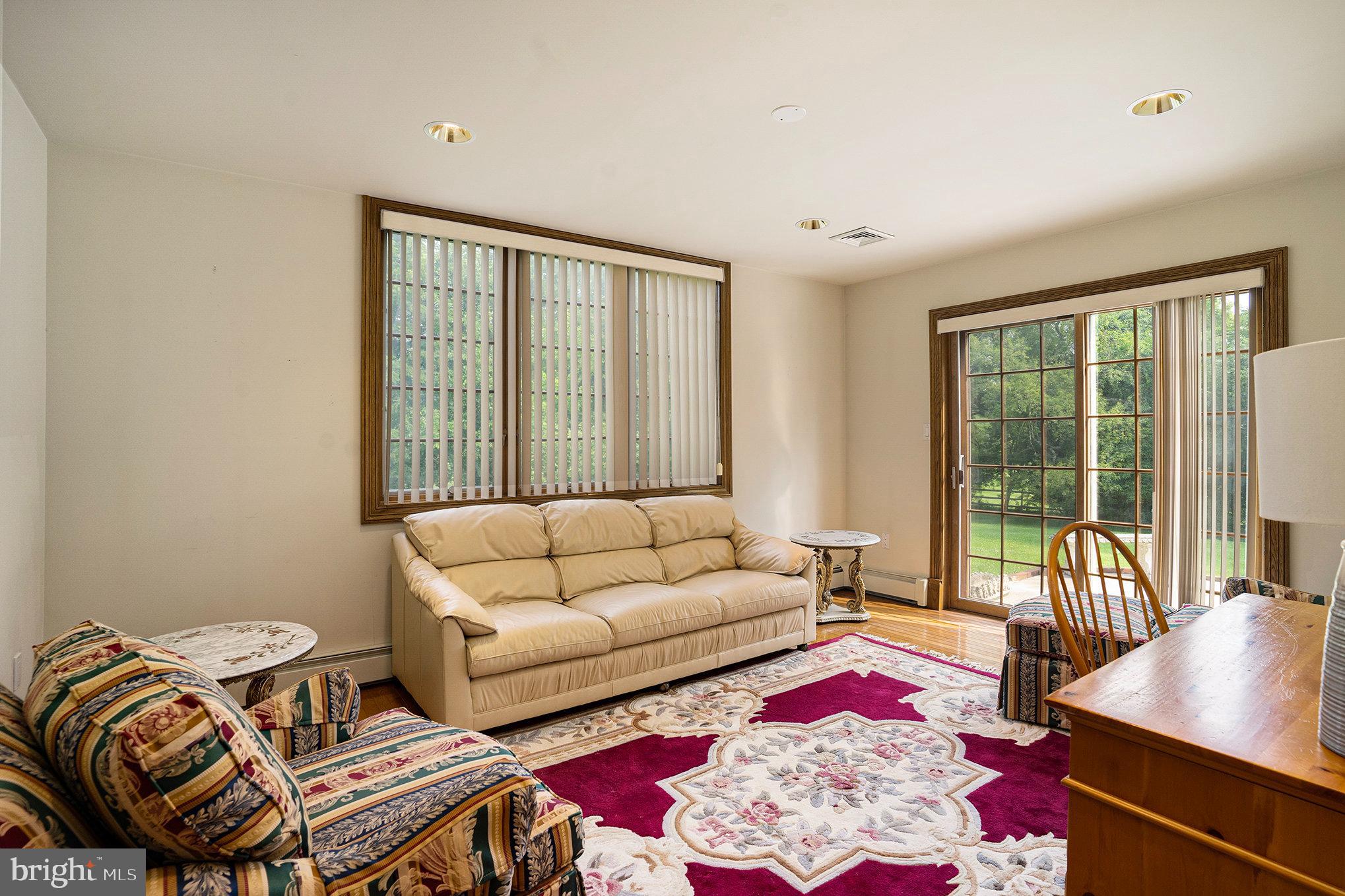 ESTATE HOMES OF WH - Residential