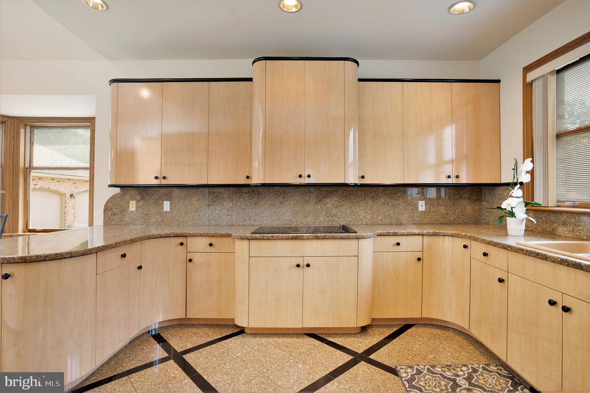 ESTATE HOMES OF WH - Residential