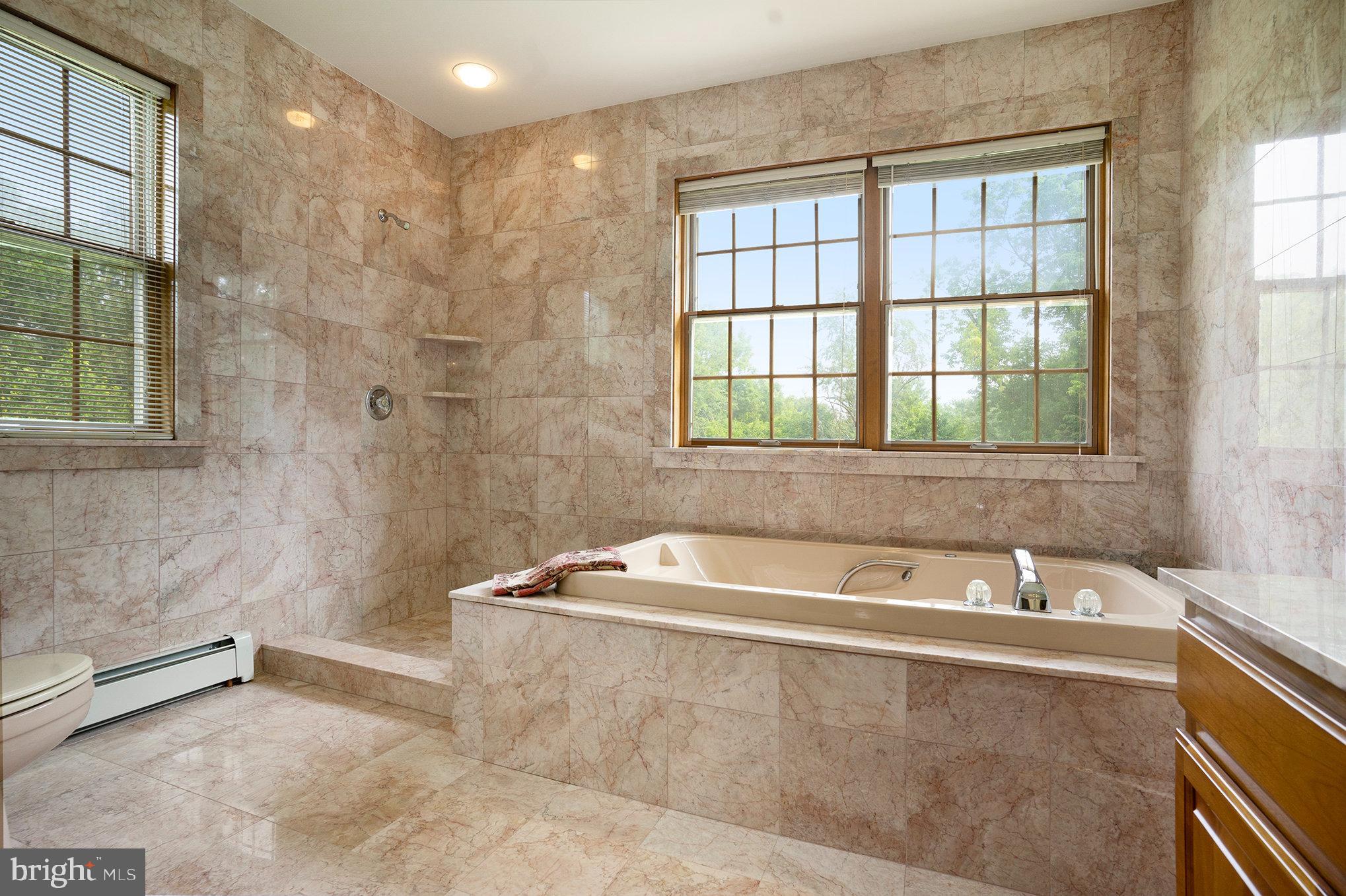 ESTATE HOMES OF WH - Residential