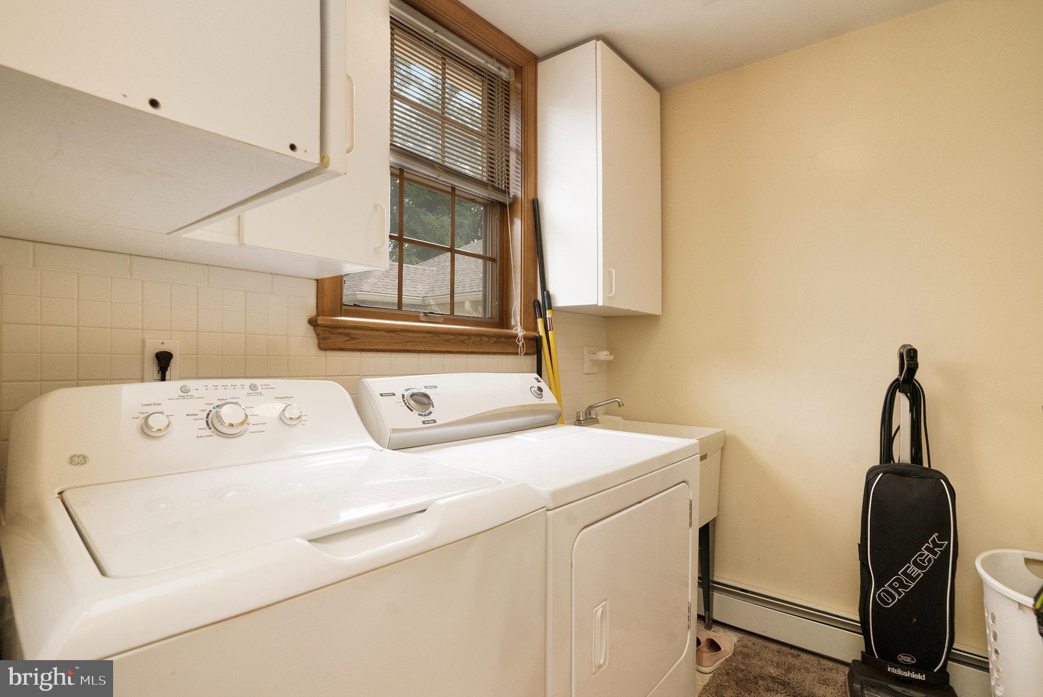 ESTATE HOMES OF WH - Residential