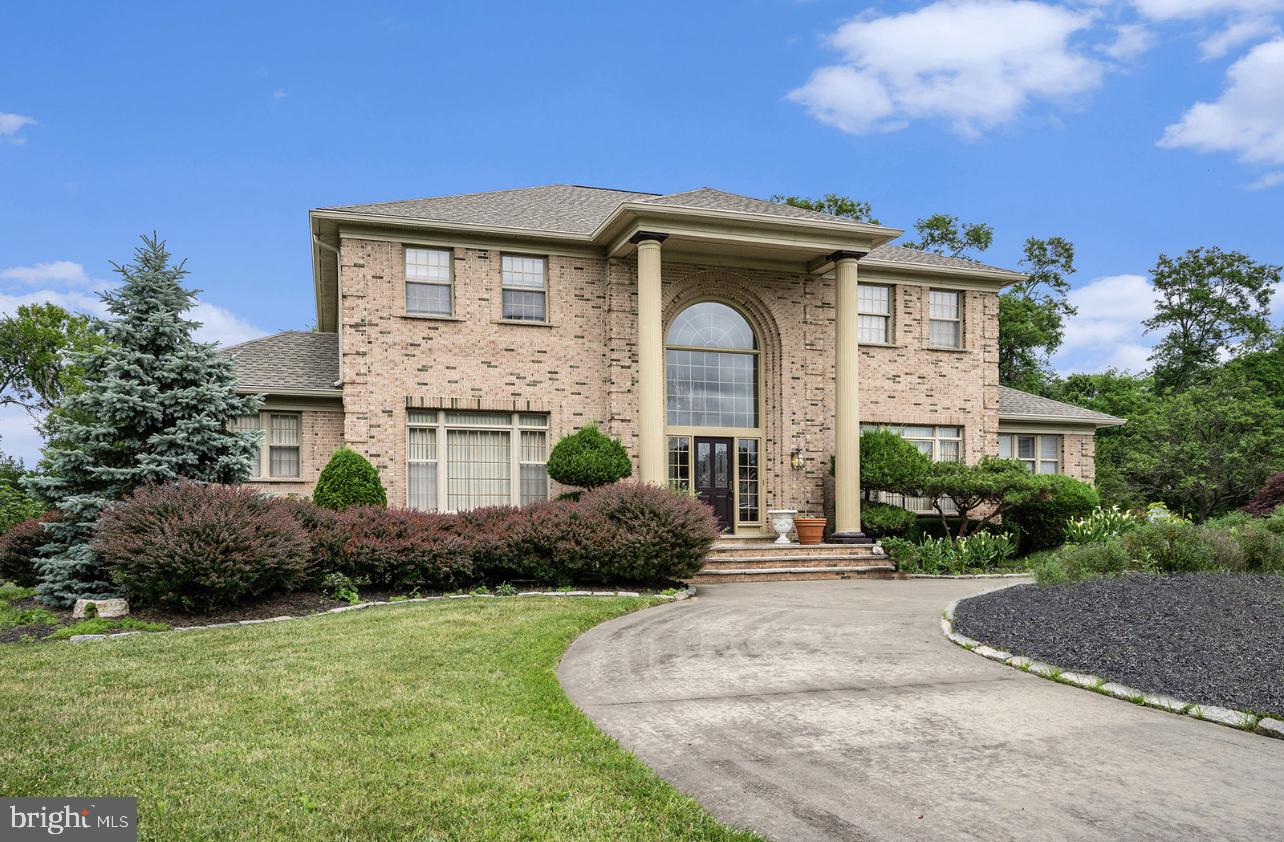 ESTATE HOMES OF WH - Residential