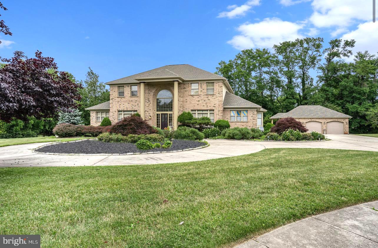 ESTATE HOMES OF WH - Residential