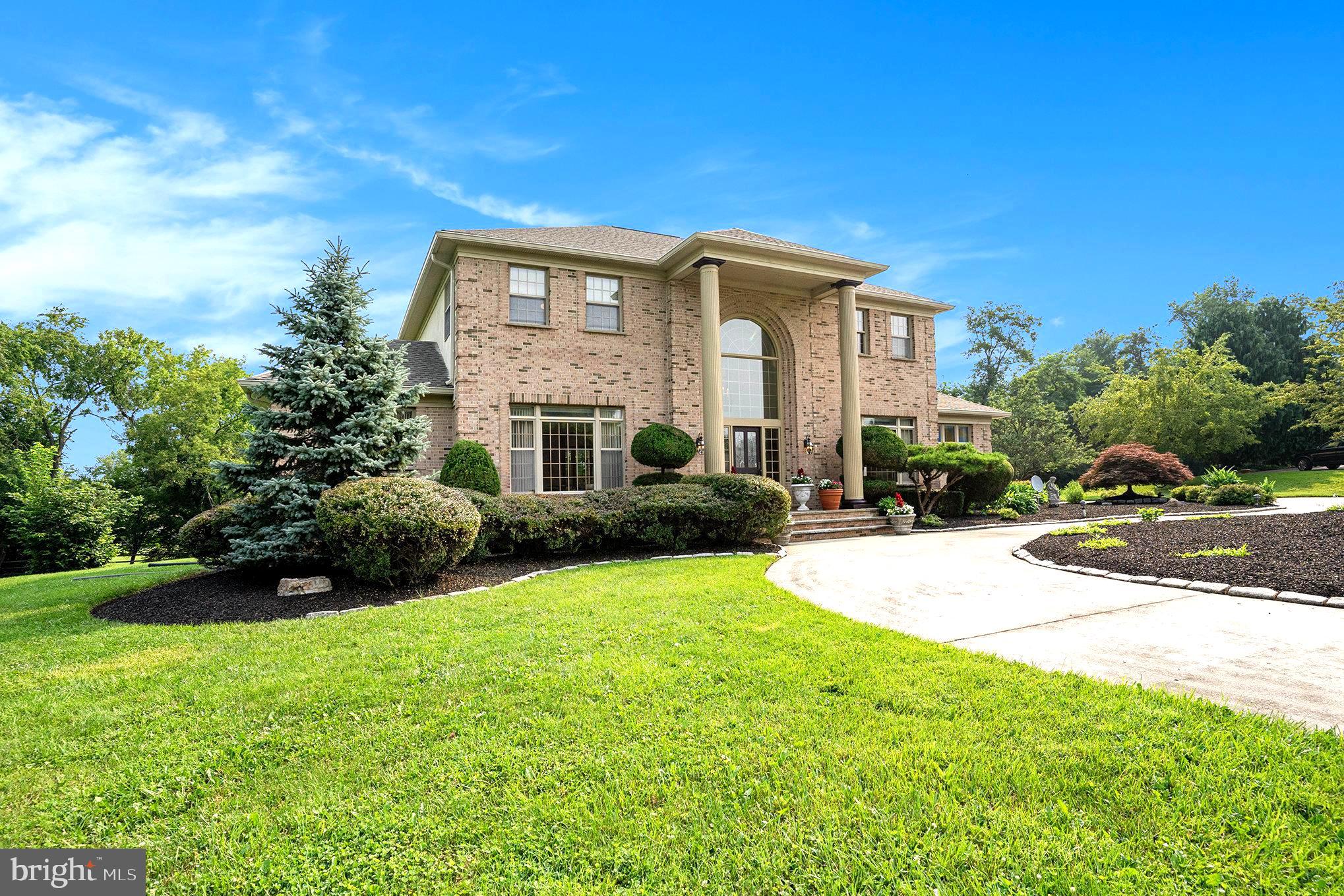 ESTATE HOMES OF WH - Residential