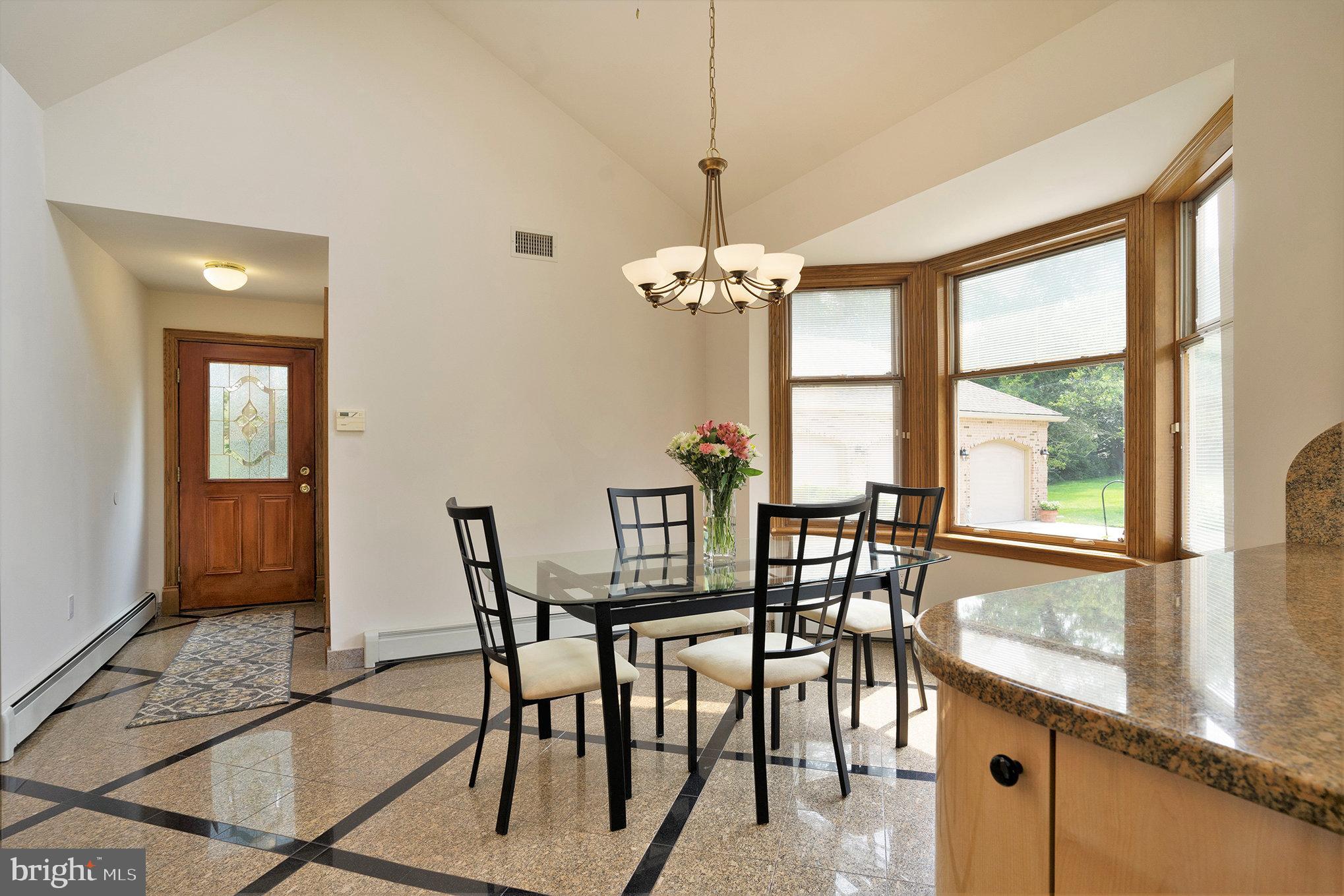 ESTATE HOMES OF WH - Residential