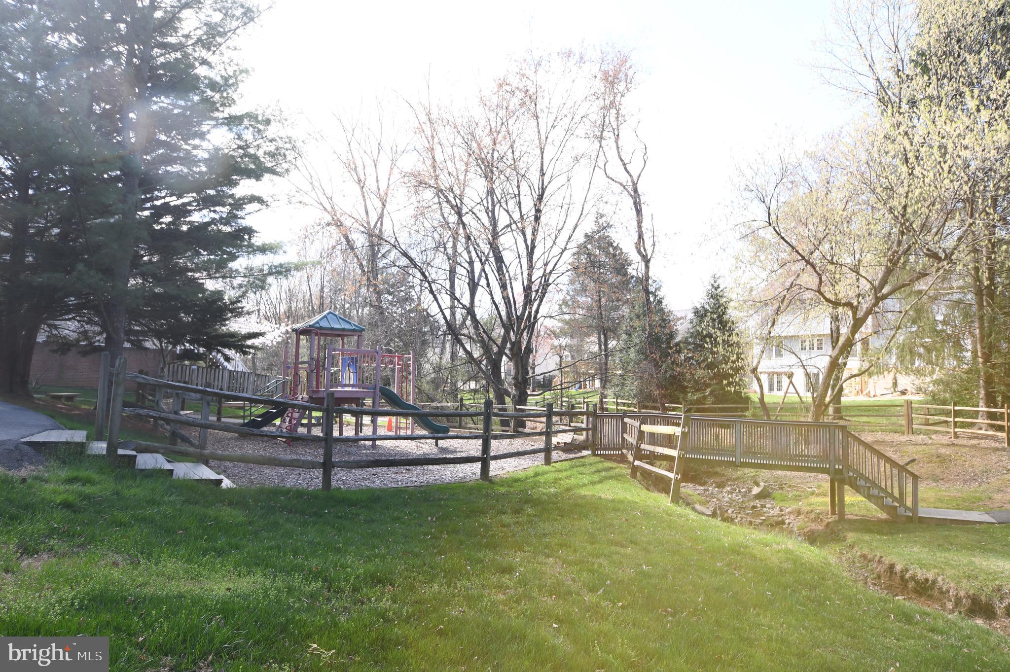 QUINCE ORCHARD KNOLLS - Residential