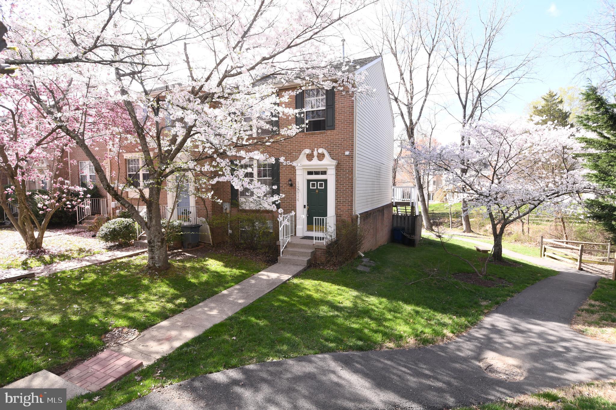 QUINCE ORCHARD KNOLLS - Residential