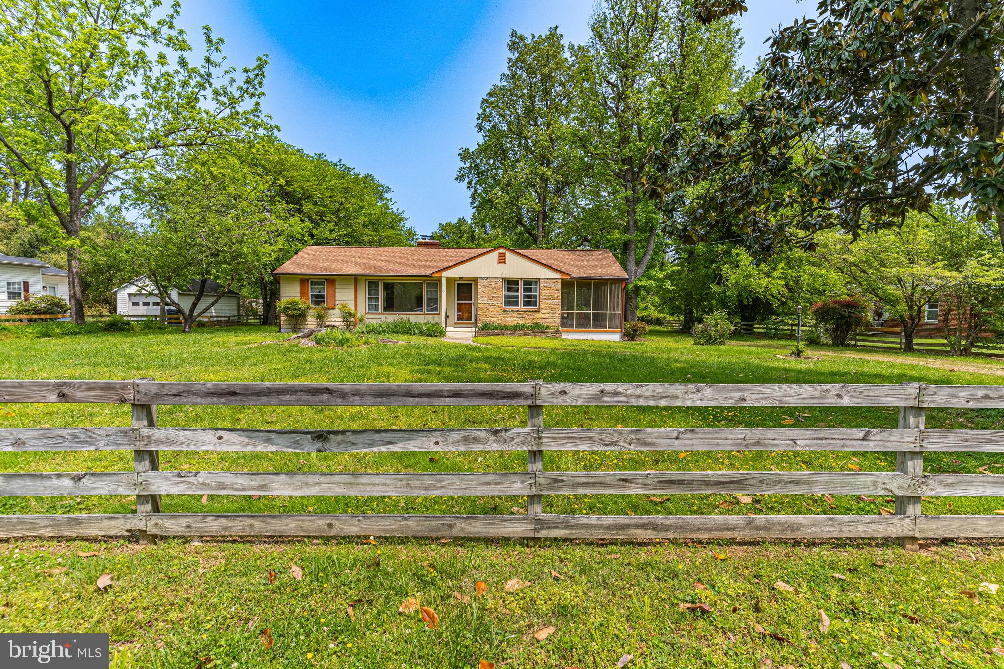 TOWN CREEK MANOR - Residential
