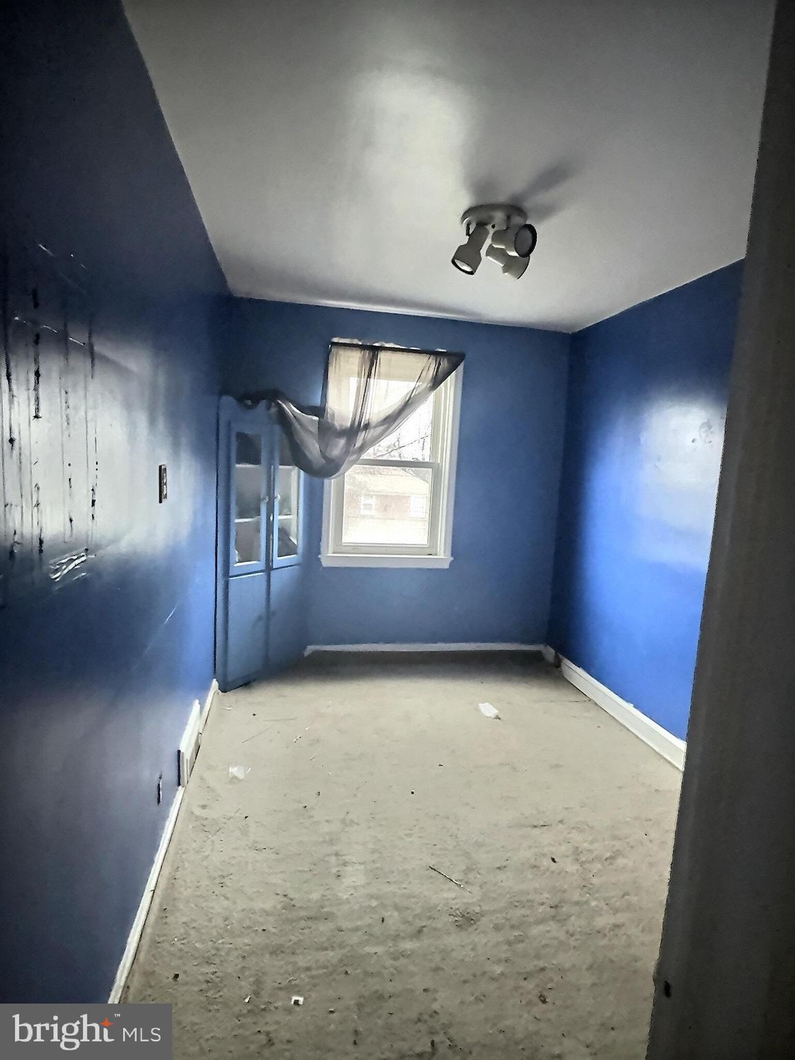 WEST HILLS - Residential