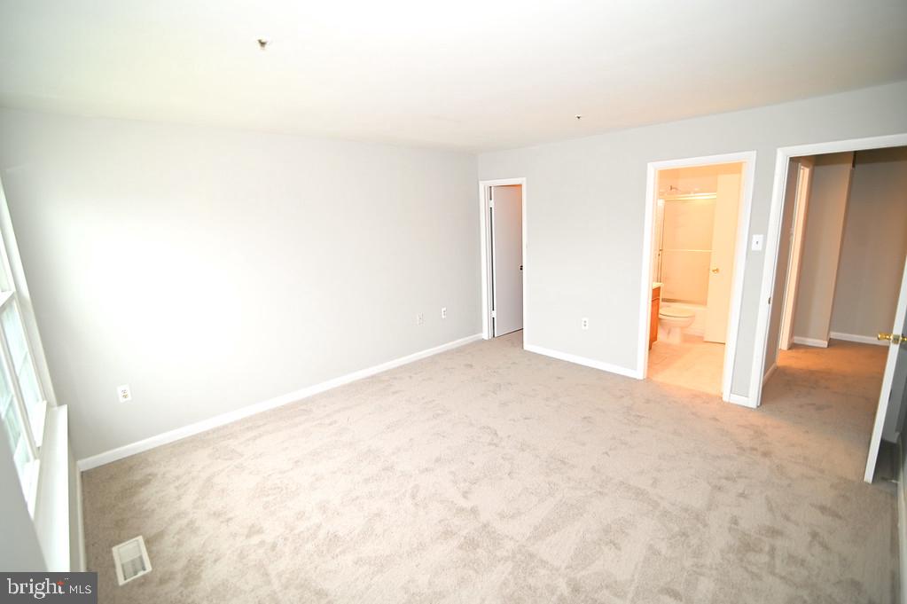 DEVON HILLS - Residential