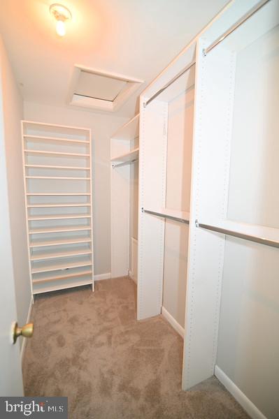 DEVON HILLS - Residential