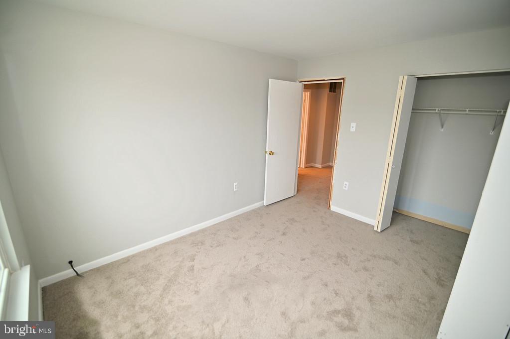 DEVON HILLS - Residential