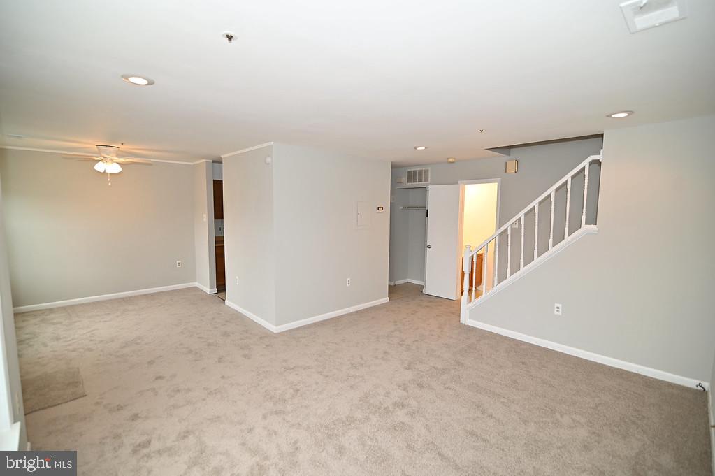 DEVON HILLS - Residential