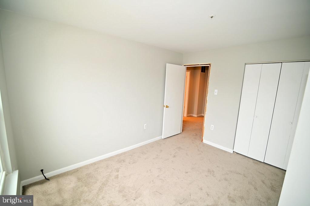 DEVON HILLS - Residential