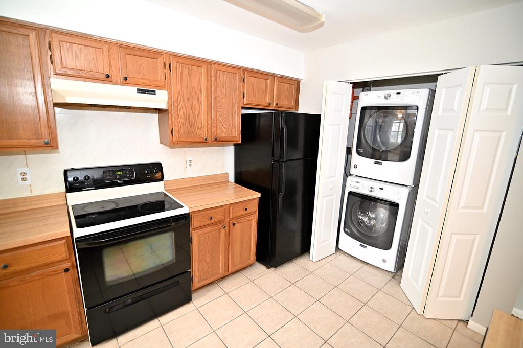 DEVON HILLS - Residential