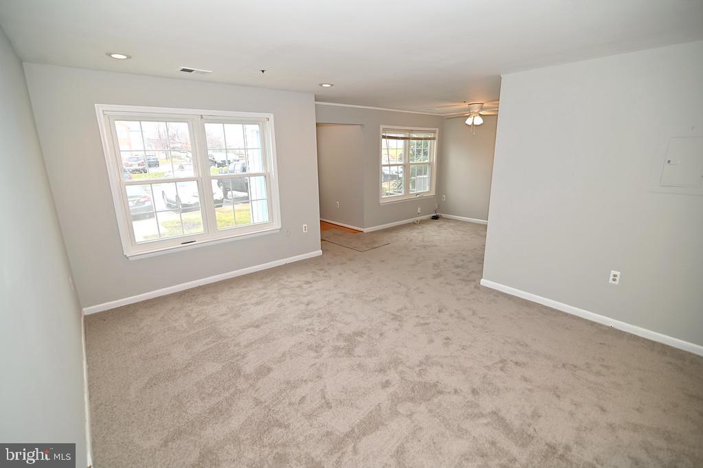 DEVON HILLS - Residential