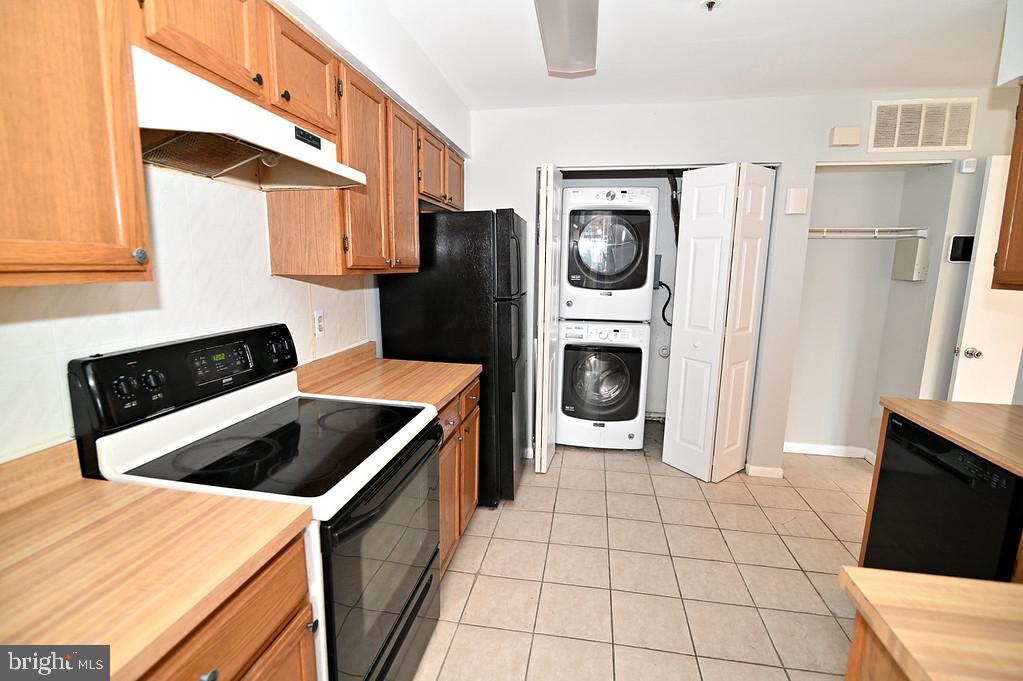 DEVON HILLS - Residential