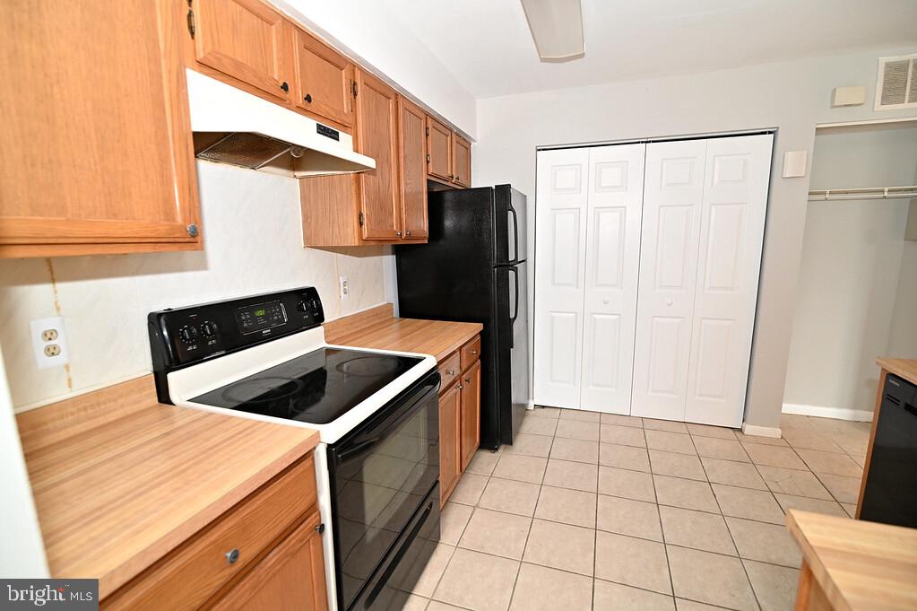 DEVON HILLS - Residential