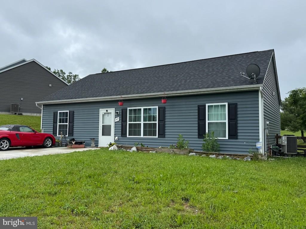 Charming 3BR/2BA Rancher in Mason Farms!
Well-maintained 1,204 sq ft ranch home in a quiet, welcoming community. Features include granite countertops, LVP flooring throughout, 9 ft ceilings, and an open-concept layout. Enjoy a FULLY FENCED backyard with a concrete patio—great for relaxing or entertaining. This home offers one-level living in a peaceful setting with modern finishes and move-in ready appeal. Don’t miss this opportunity in Mason Farms!