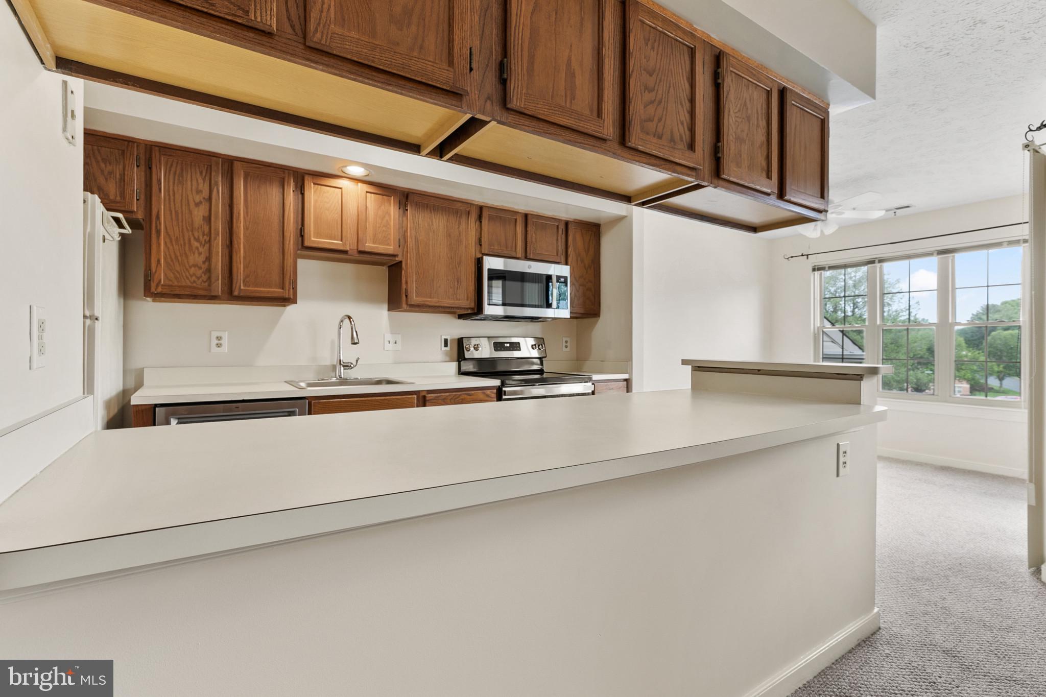 POND CONDOMINIUMS - Residential Lease