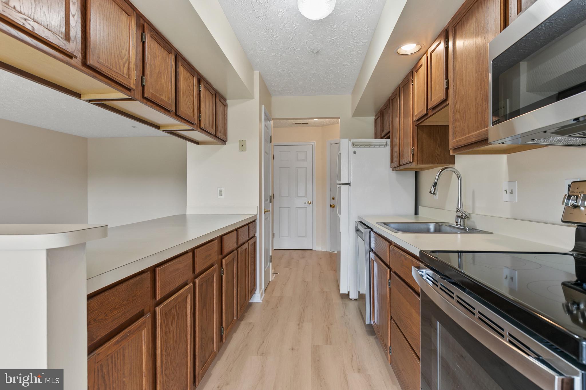 POND CONDOMINIUMS - Residential Lease