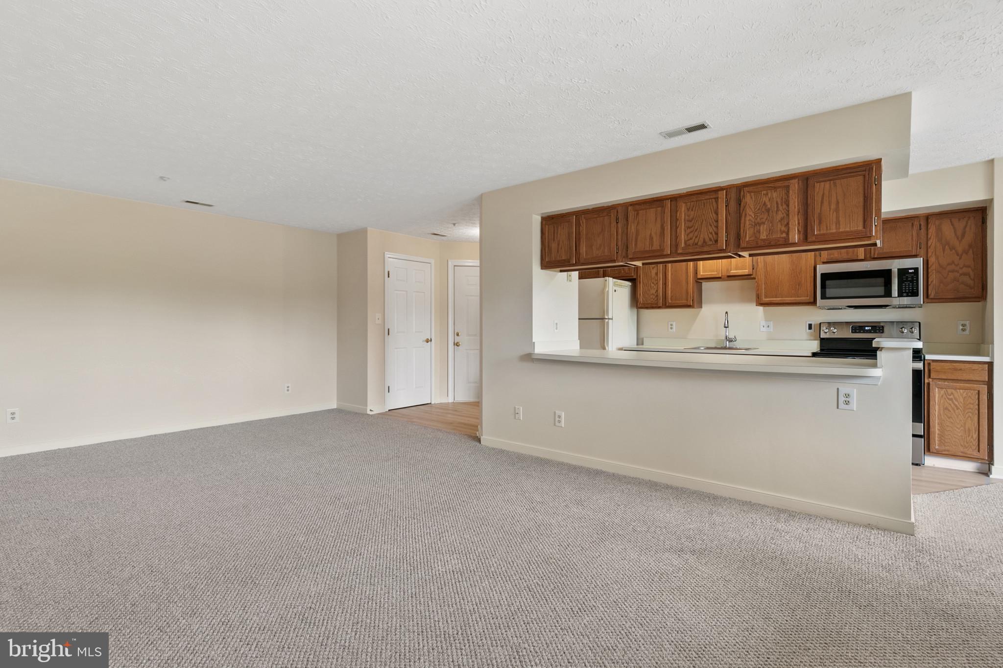 POND CONDOMINIUMS - Residential Lease