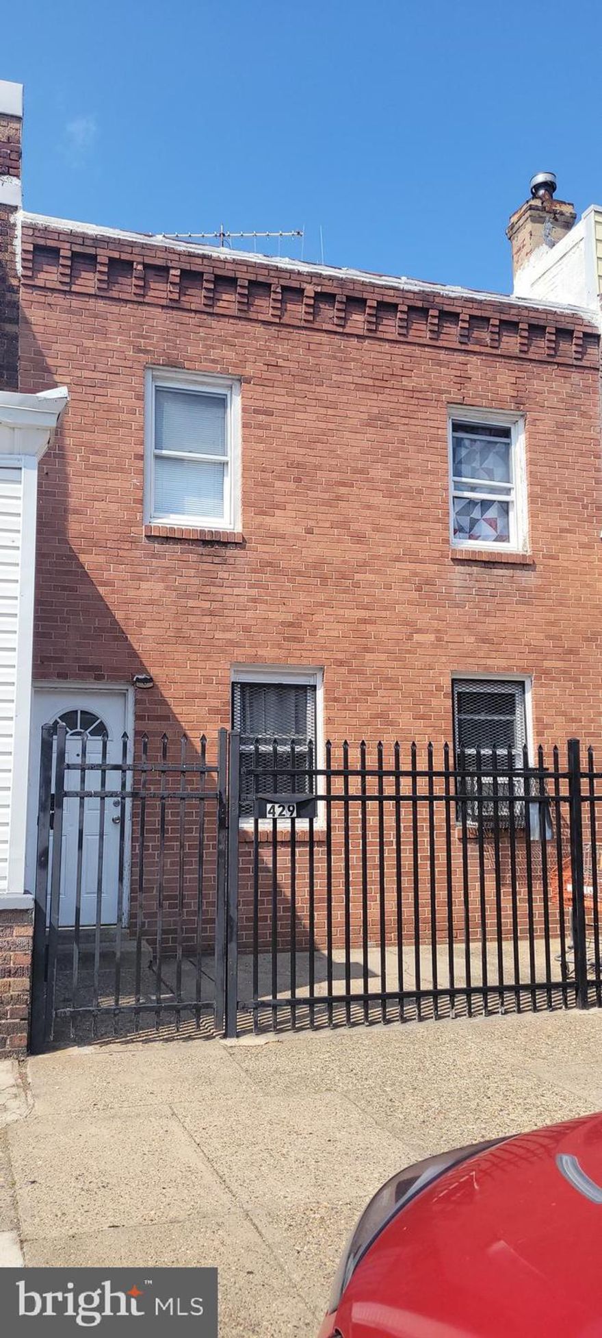 Remarkable Investment Opportunity! This beautifully  2-unit multifamily property offers immediate income potential, generating $900, $800, and $1000 per month from each unit. Each unit features separate heat and electric meters, allowing tenants to manage their own utilities. Conveniently located near the heart of Philadelphia, this property is perfectly situated for easy access to local amenities and transportation. With strong rental income and a desirable location, this property is priced to sell and ready to produce income from day one. Don't miss out on this fantastic investment!
1st apartment= 2 bedrooms 
2nd apartment- 3bedrooms
2 additional studios-
