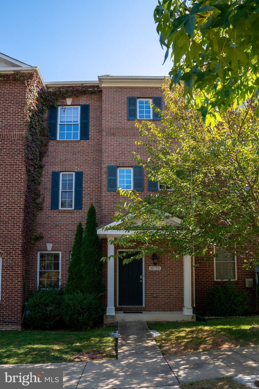 New Lookings!!!  Very good condition 4 level townhouse with large living room, separate dining room. Newer kitchen appliances and granite countertop. Fully finished walkout basement with newer backyard. Close to shopping, restaurants, transportations, and easy access to main roads.