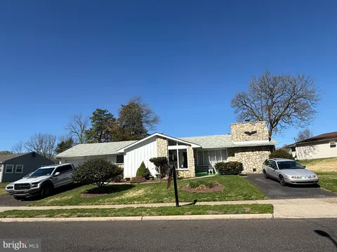 521 Parkway Drive, Fairless Hills, PA 19030 - MLS#: PABU2118208
