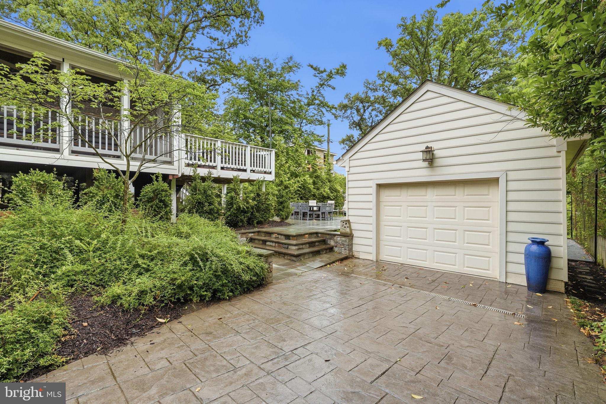 AURORA HILLS - Residential