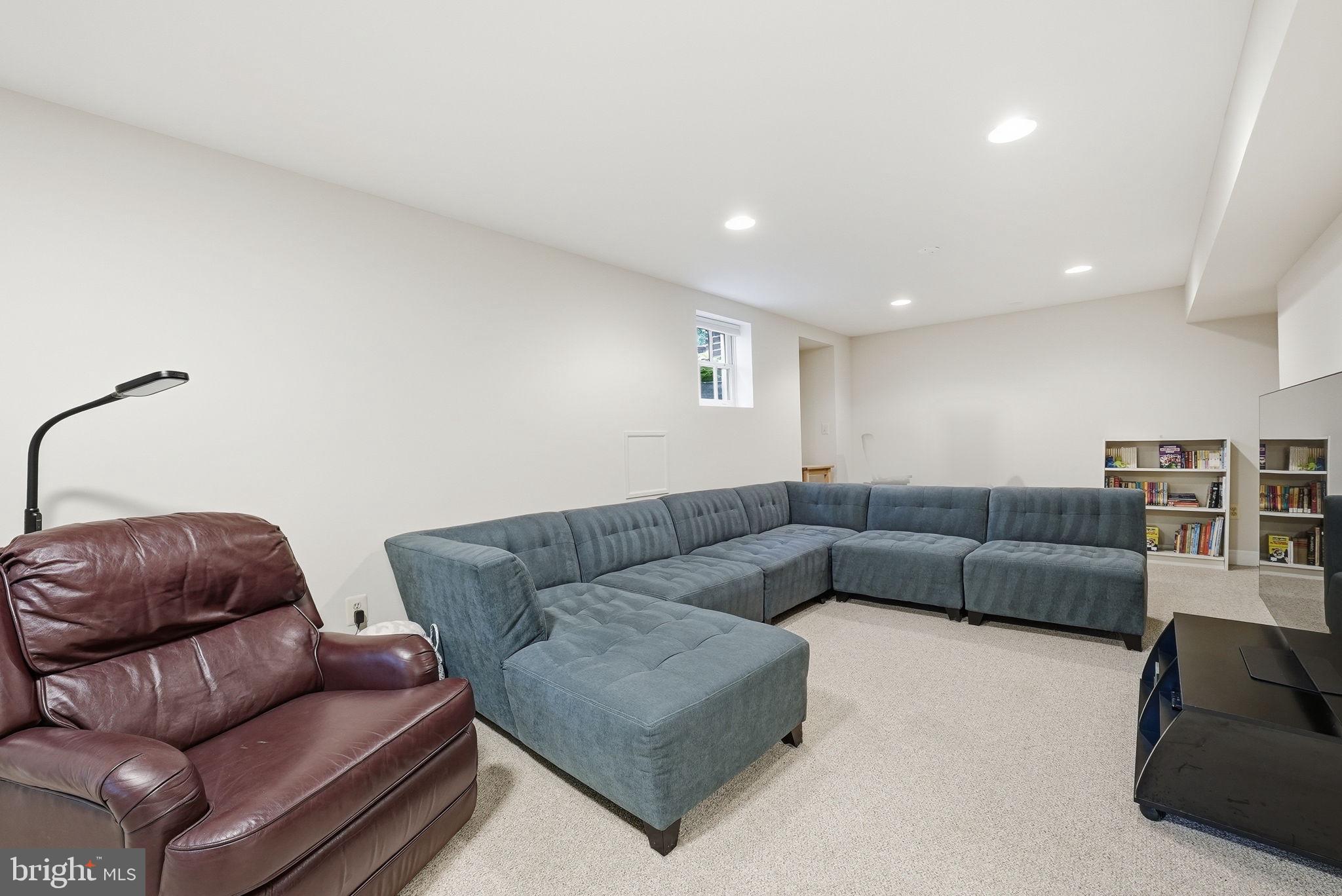 AURORA HILLS - Residential
