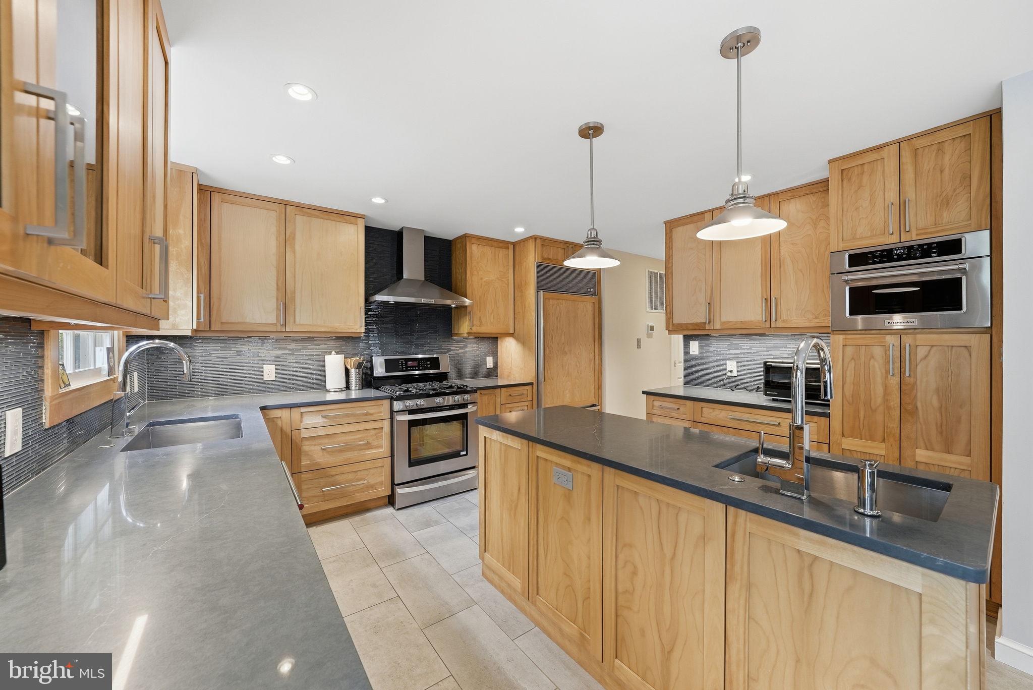 AURORA HILLS - Residential