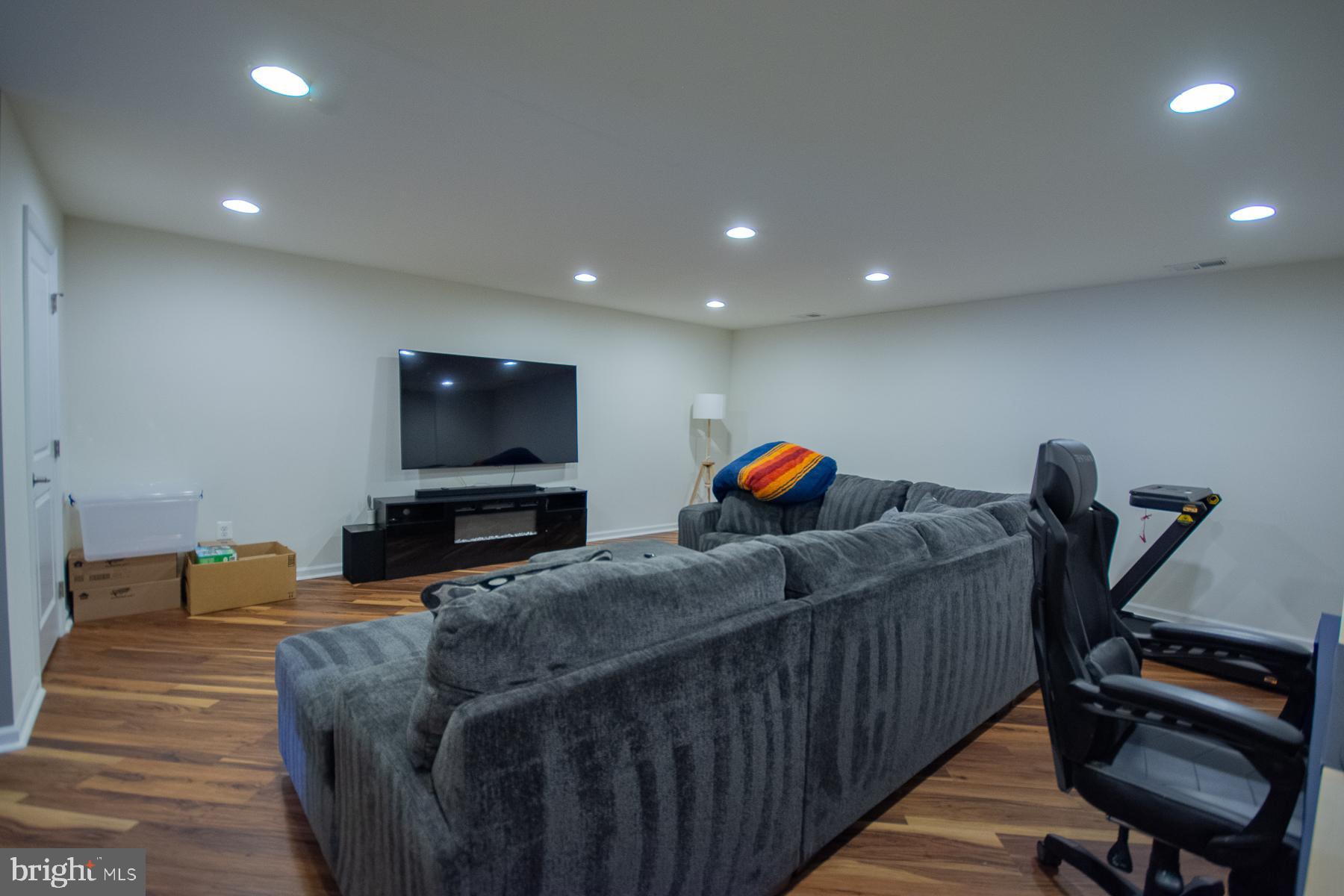 POTOMAC STATION - Residential