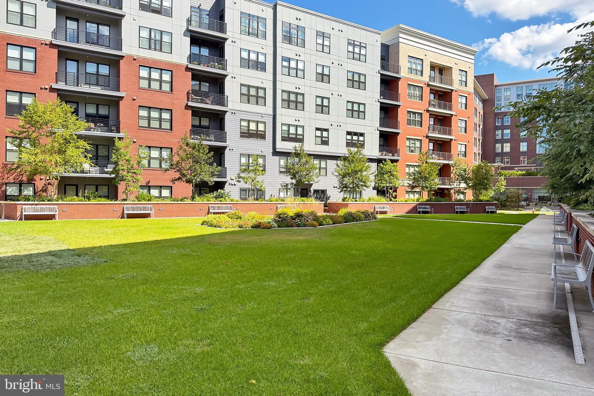 THE ATRIUM AT METROWEST - Residential