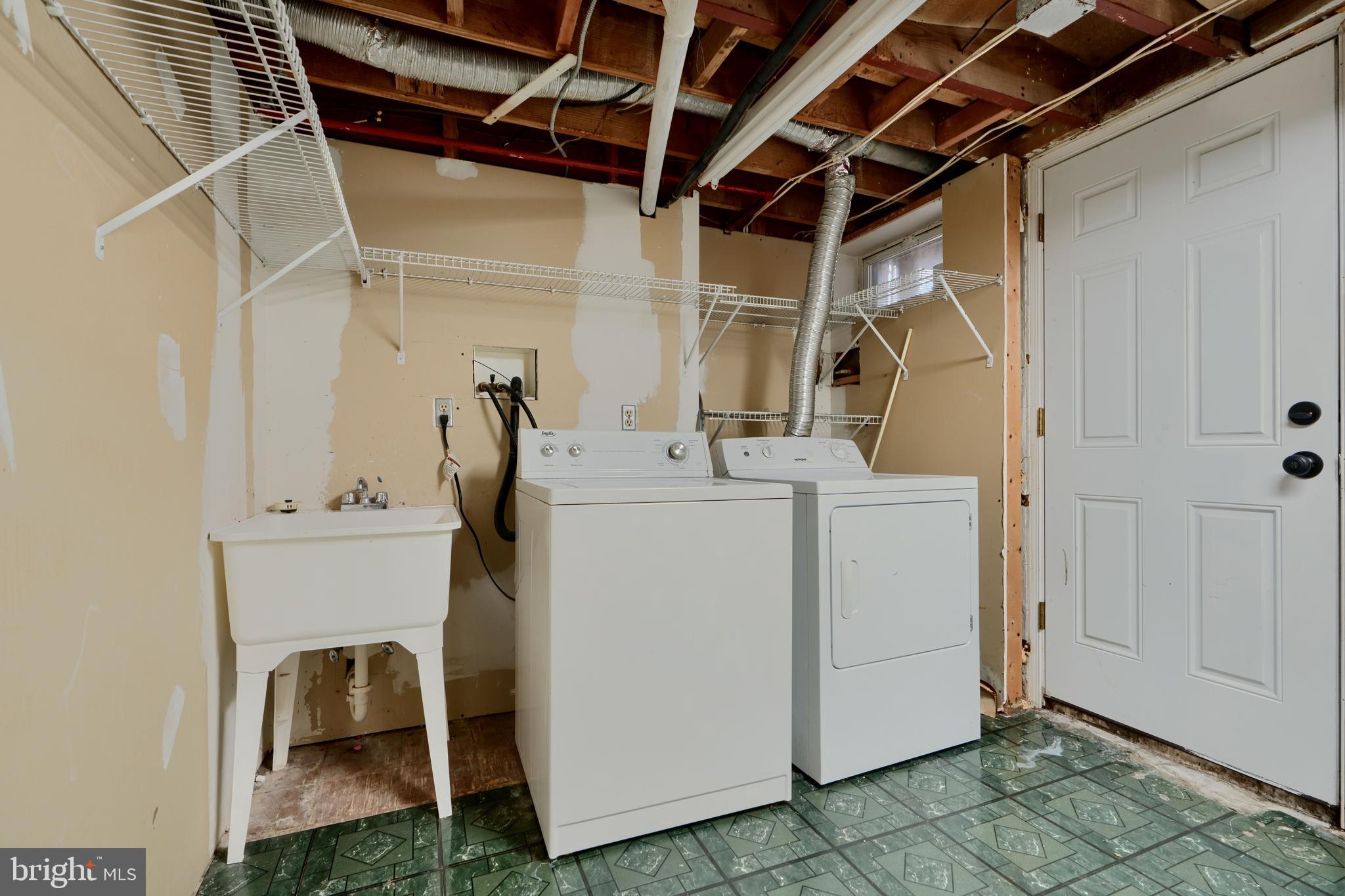 TOWSON PARK - Residential Lease