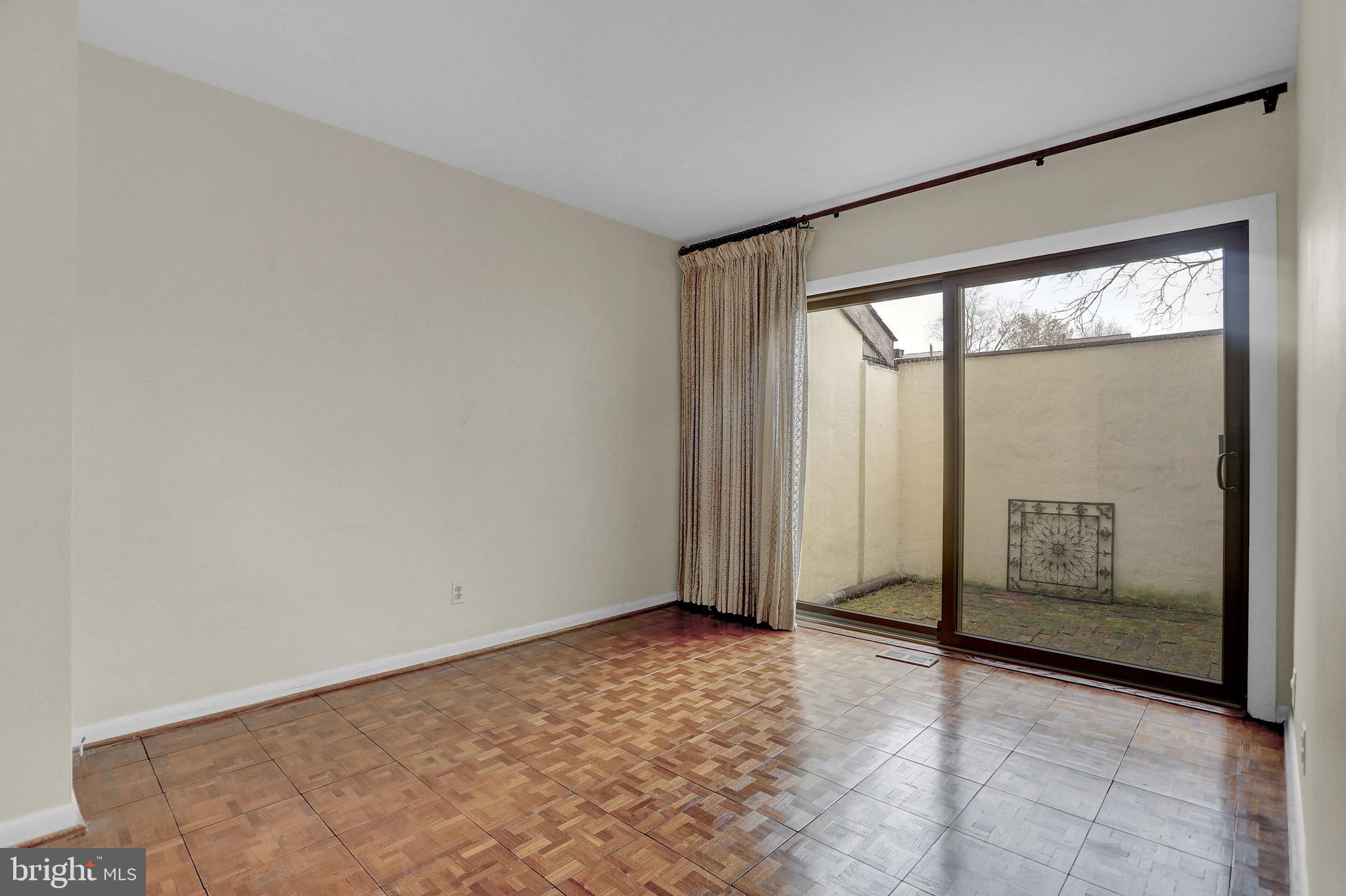 ROLAND SPRINGS - Residential