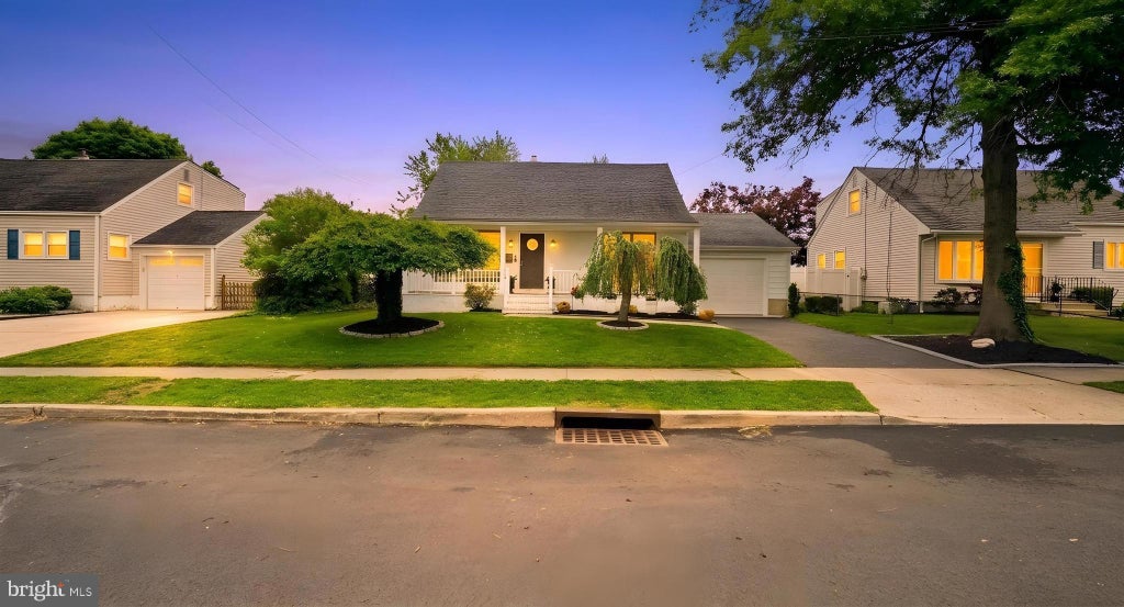 Photo of 35 Baltusrol Street, HAMILTON, NJ 08690 (MLS # NJME2077650)