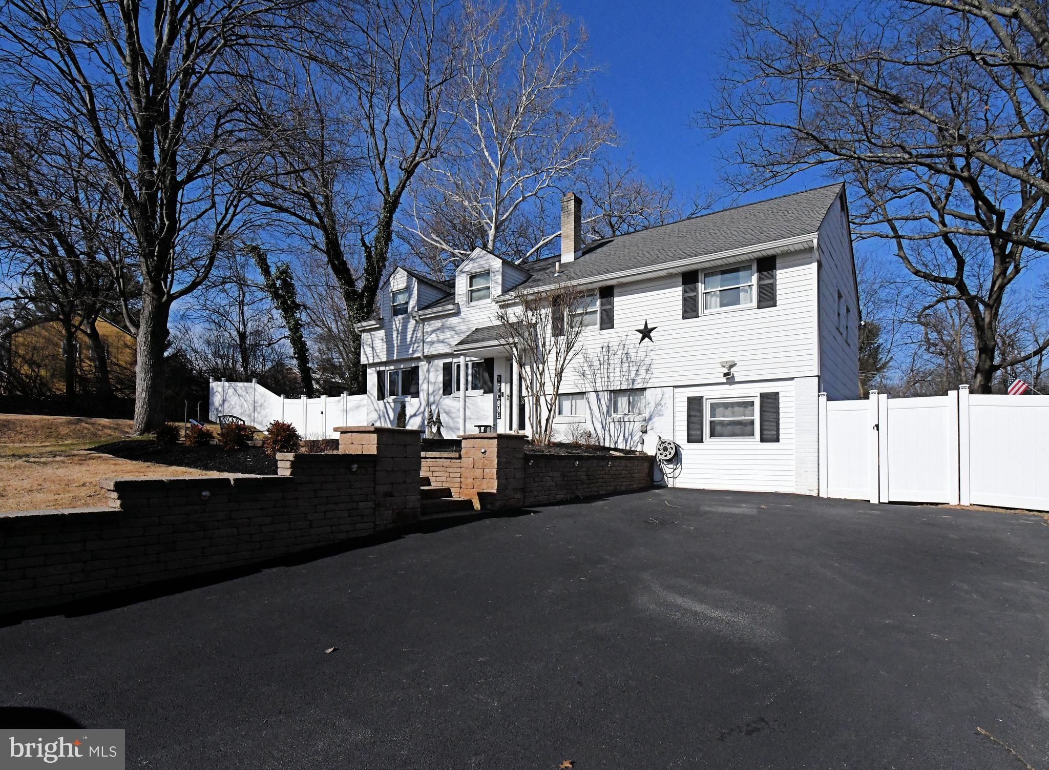 NORRISTOWN - Residential