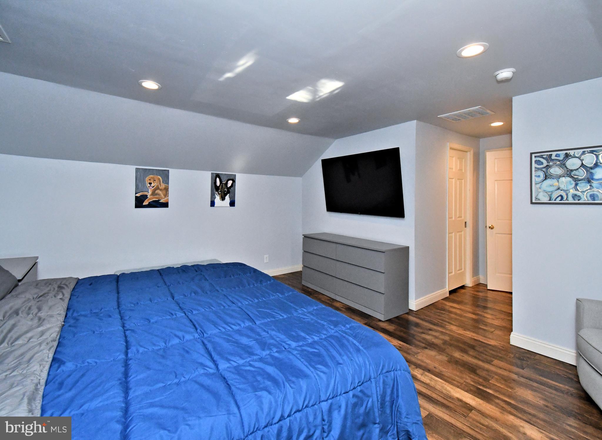 NORRISTOWN - Residential