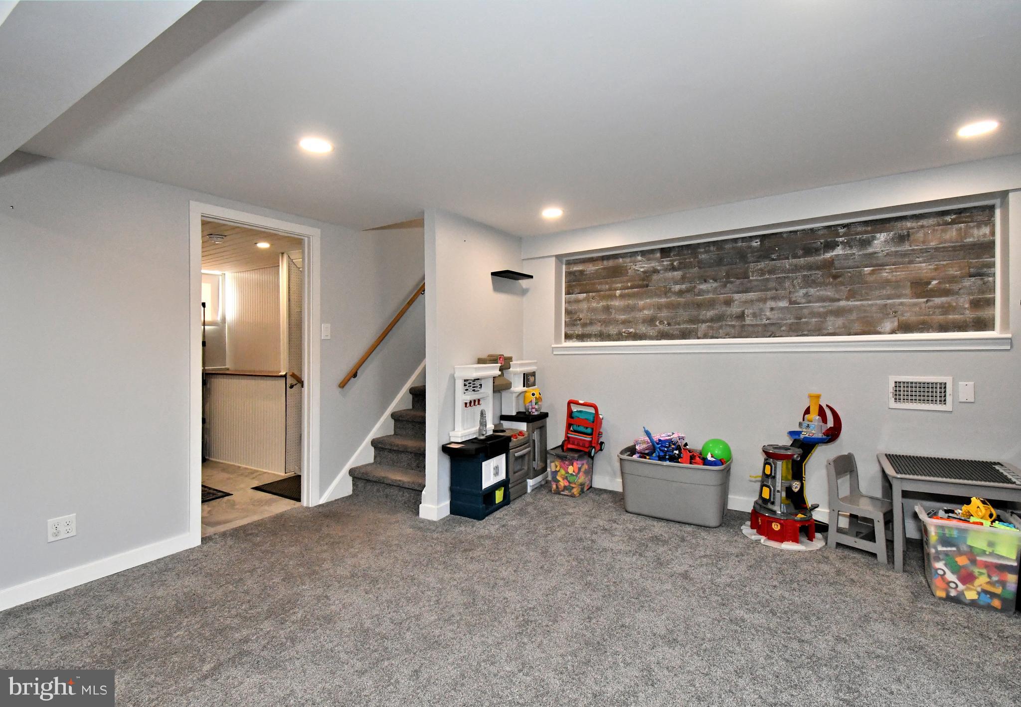 NORRISTOWN - Residential