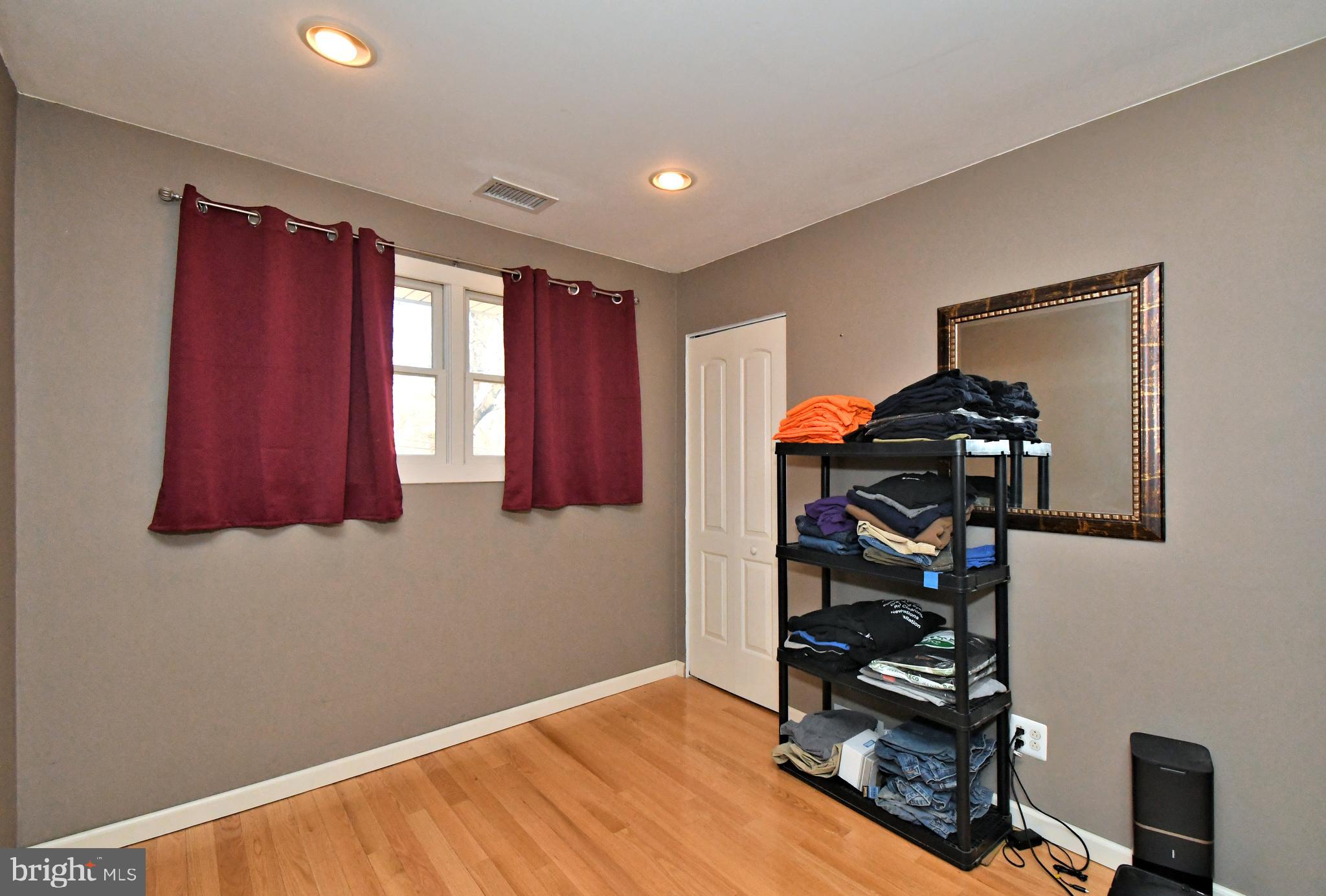 NORRISTOWN - Residential