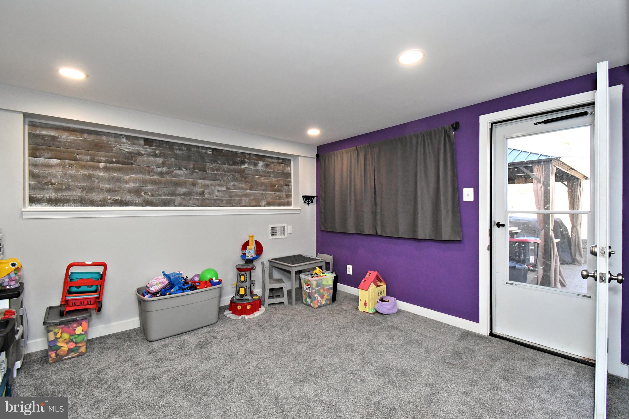 NORRISTOWN - Residential