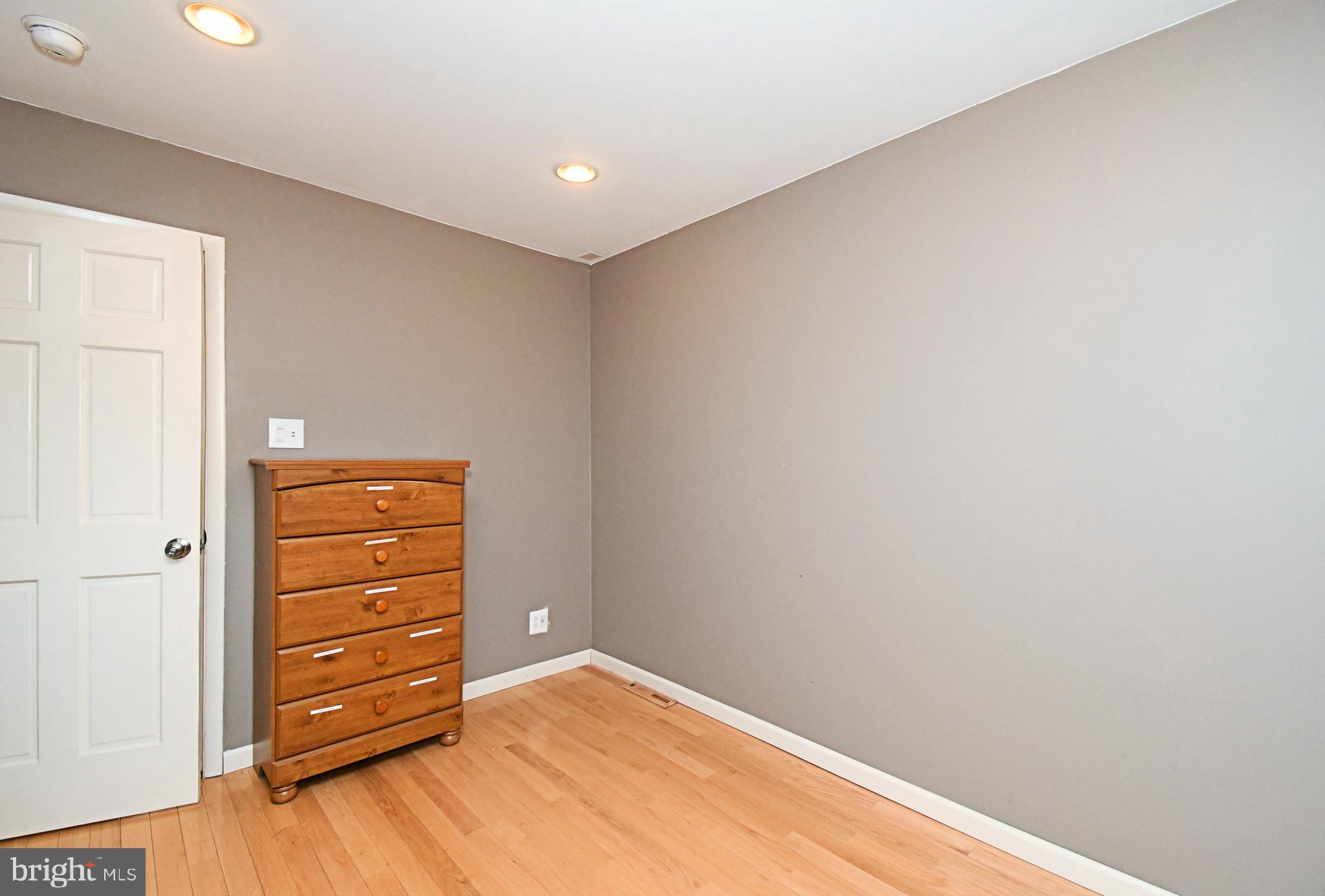 NORRISTOWN - Residential