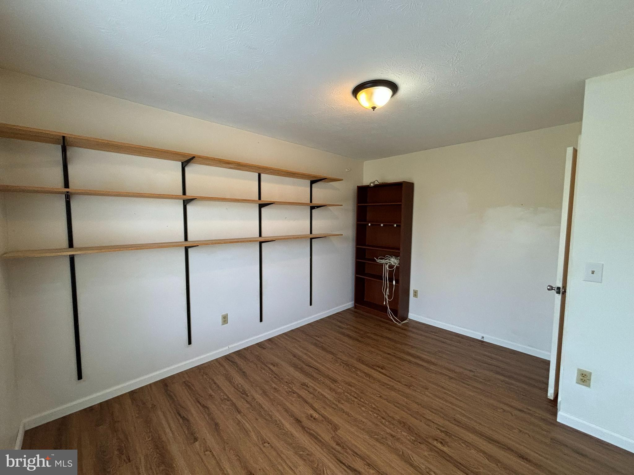 FOREST HEIGHTS - Residential Lease