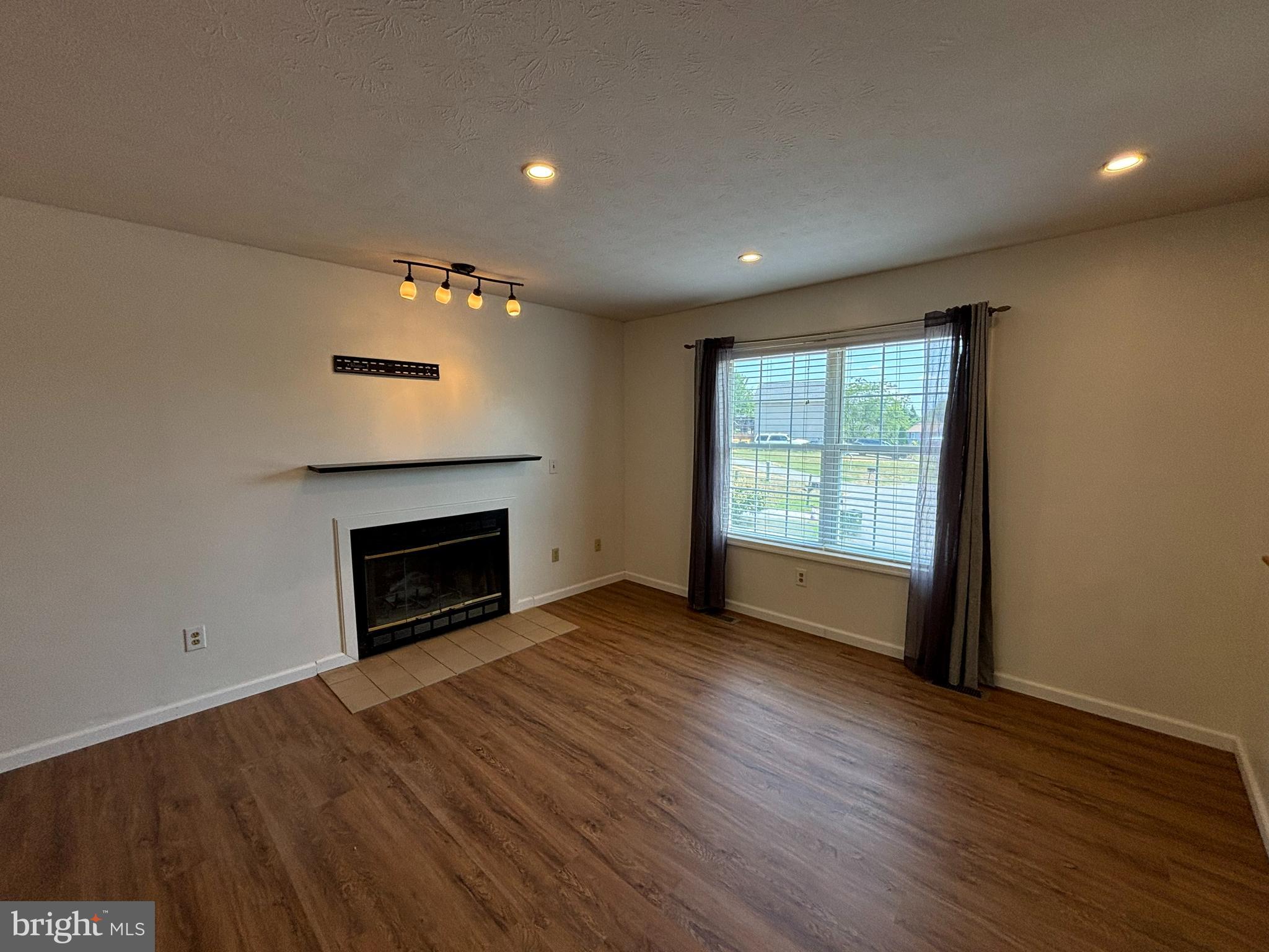 FOREST HEIGHTS - Residential Lease